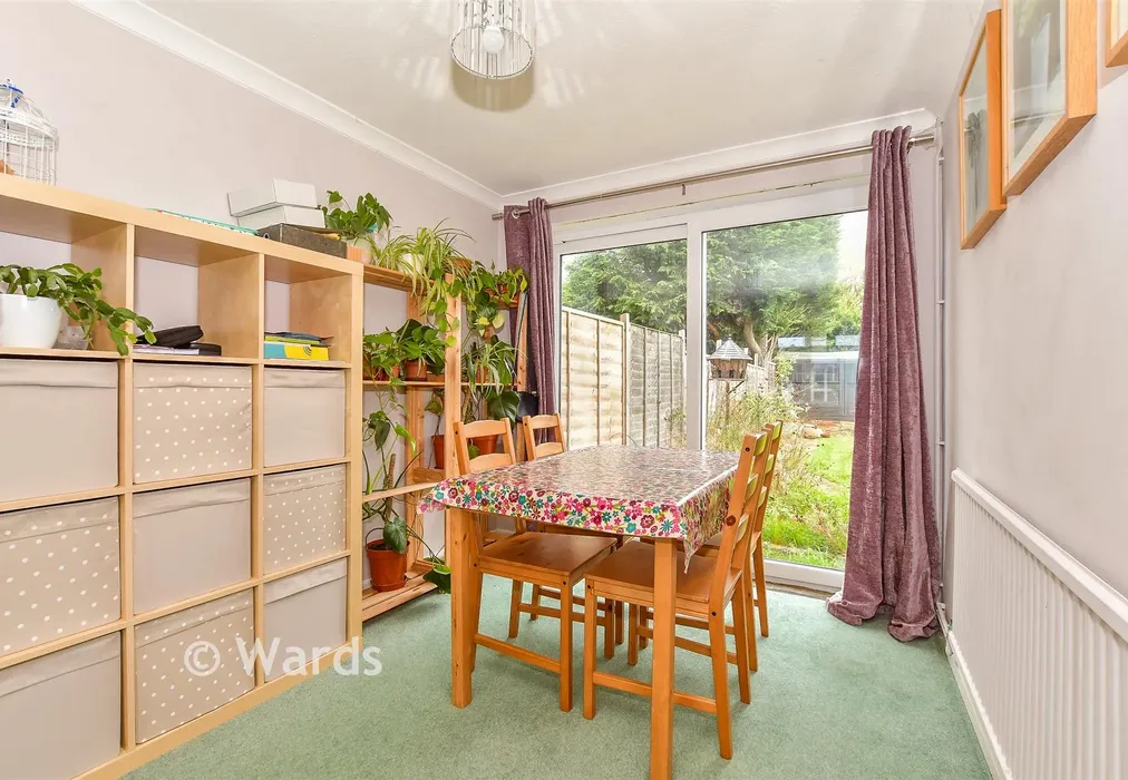 Lounge - Willow Crescent, Five Oak Green, Kent - Wards of Kent