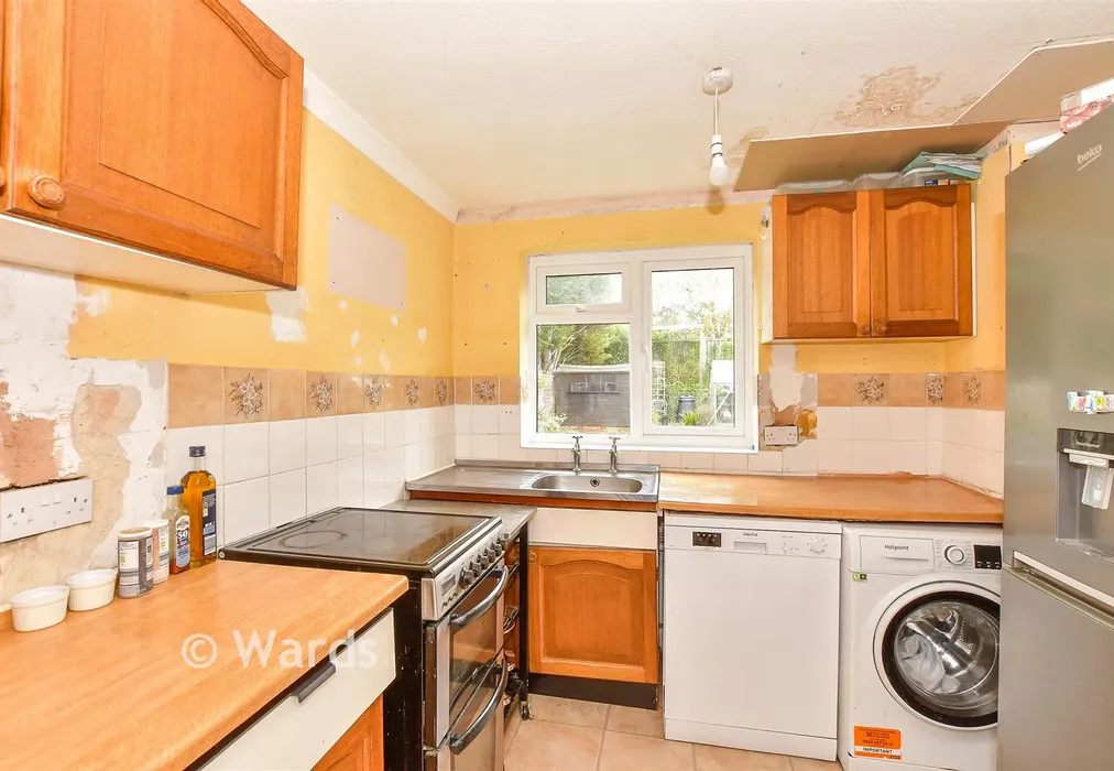 Kitchen - Willow Crescent, Five Oak Green, Kent - Wards of Kent