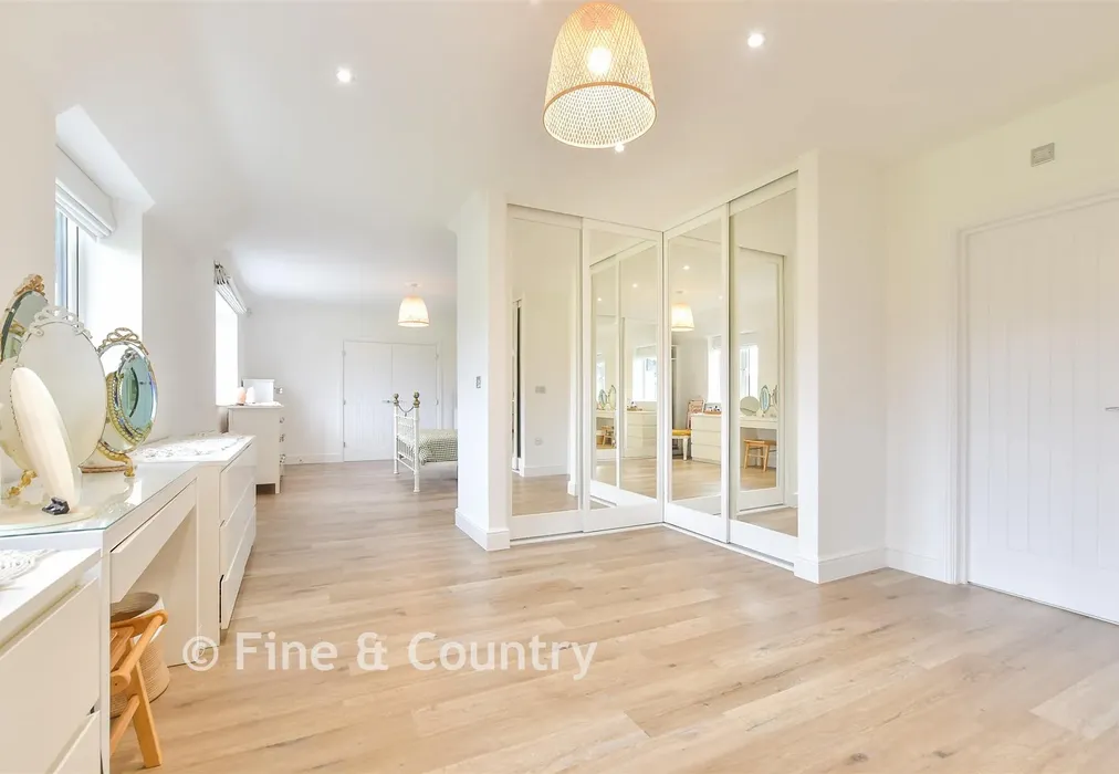 Dressing Area - Bears Green, Ashford, Kent - Wards of Kent