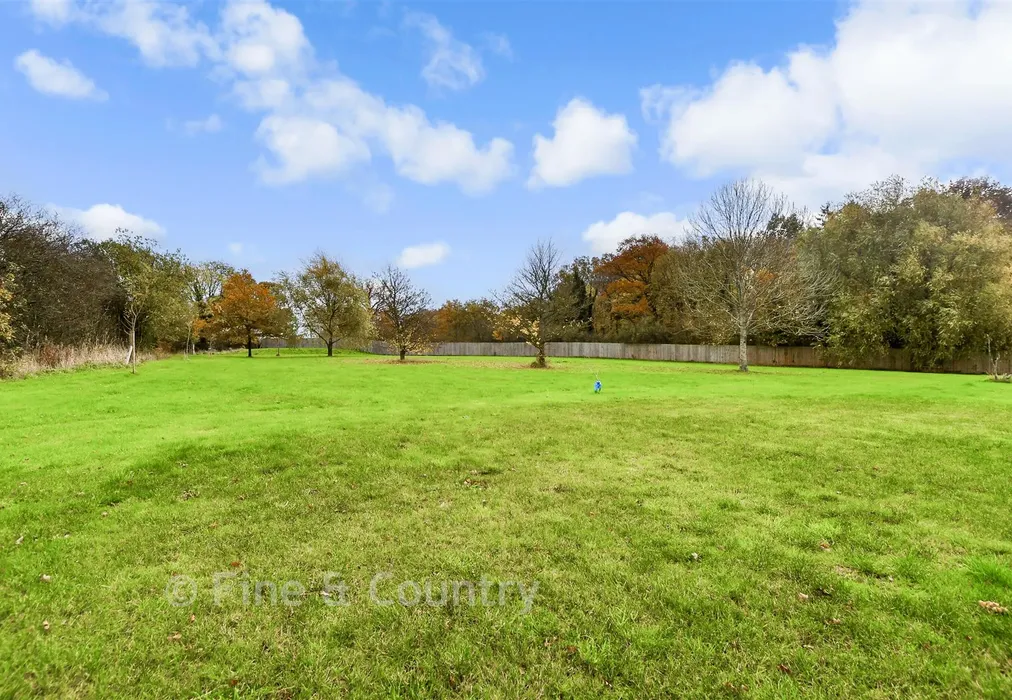 Rear Garden - Bears Green, Ashford, Kent - Wards of Kent