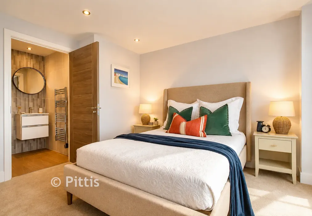 Bedroom 1 - Breakwaters, Breakwater Way, Sandown, Isle of Wight - Wards of Kent