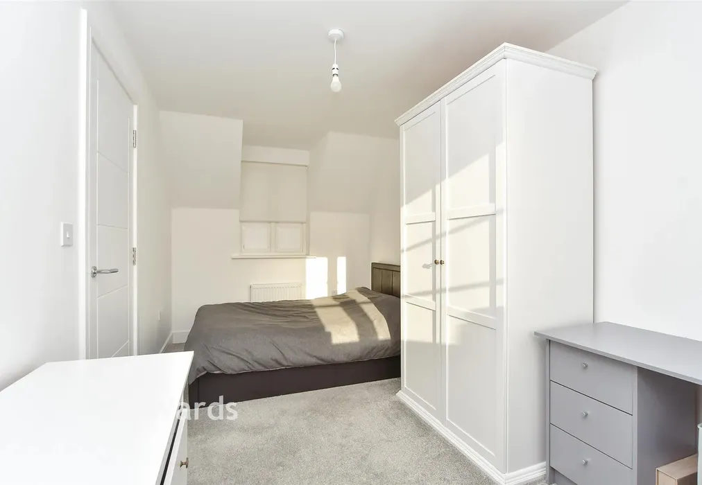 Bedroom 2 - Ham Road, Faversham, Kent - Wards of Kent