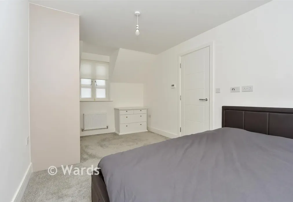 Bedroom 1 - Ham Road, Faversham, Kent - Wards of Kent