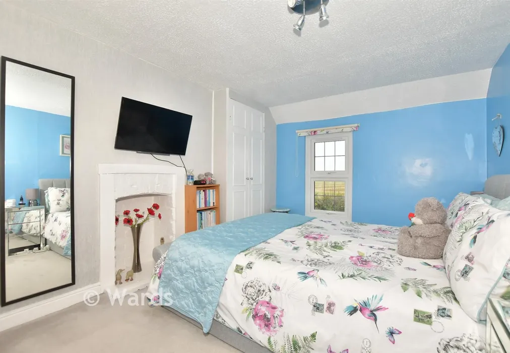 Bedroom 1 - Ivychurch, Kent - Wards of Kent