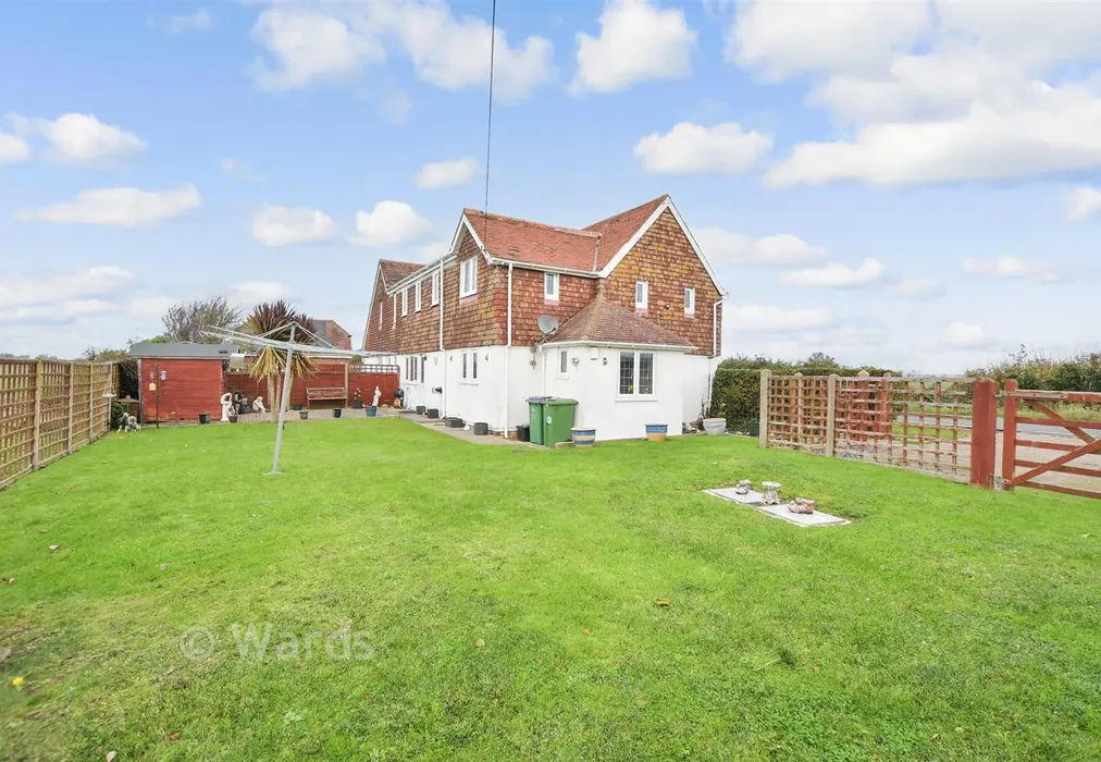 Rear Garden - Ivychurch, Kent - Wards of Kent