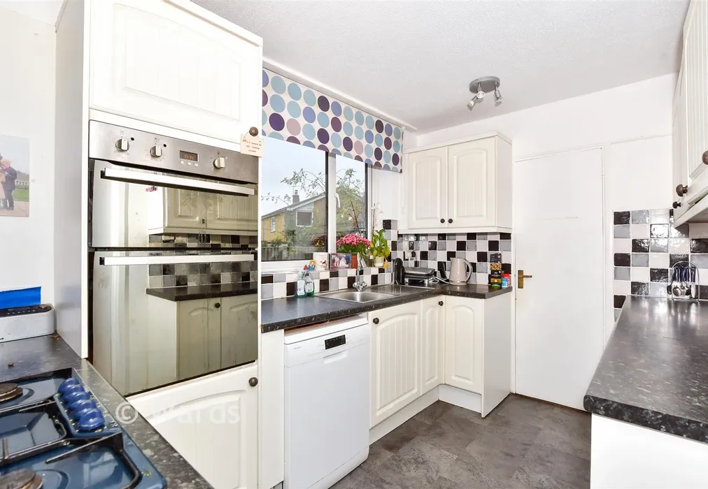 Kitchen/Breakfast Room - The Orpines, Wateringbury, Maidstone, Kent - Wards of Kent