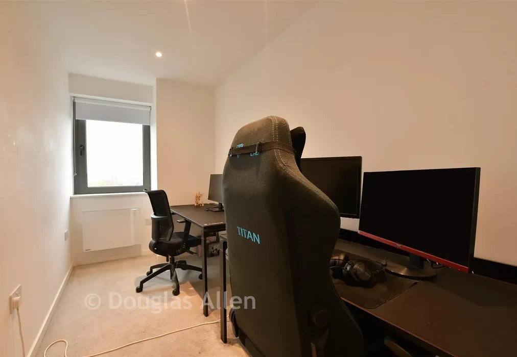 Bedroom 2 - Hubert Road, Brentwood, Essex - Wards of Kent