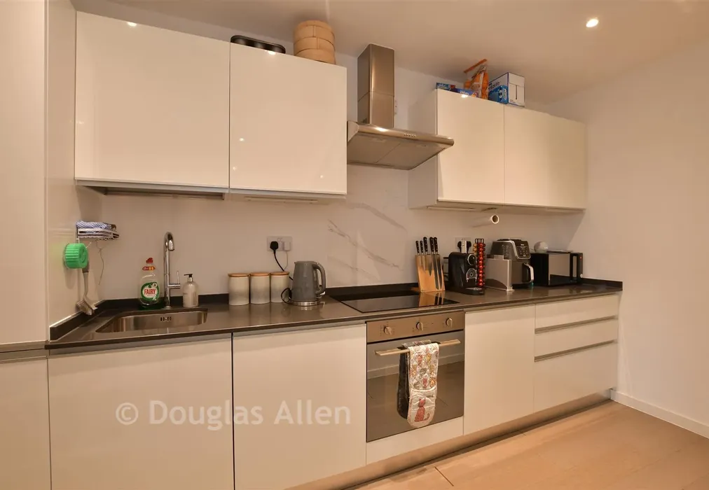 Kitchen - Hubert Road, Brentwood, Essex - Wards of Kent