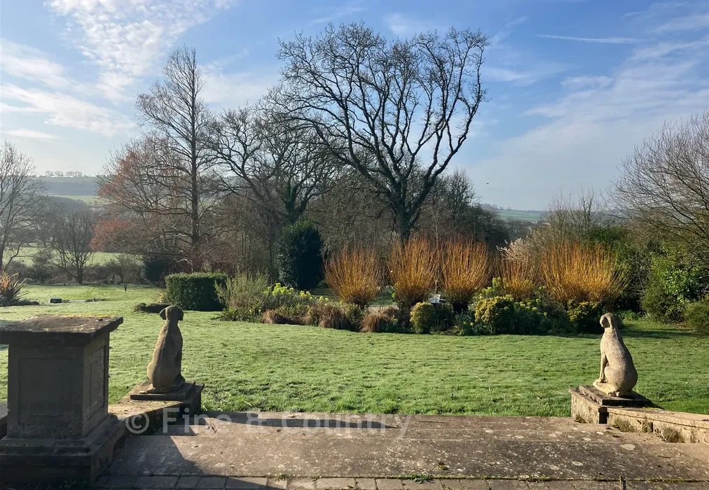 Garden* - Station Road, Ryde, Isle of Wight - Wards of Kent