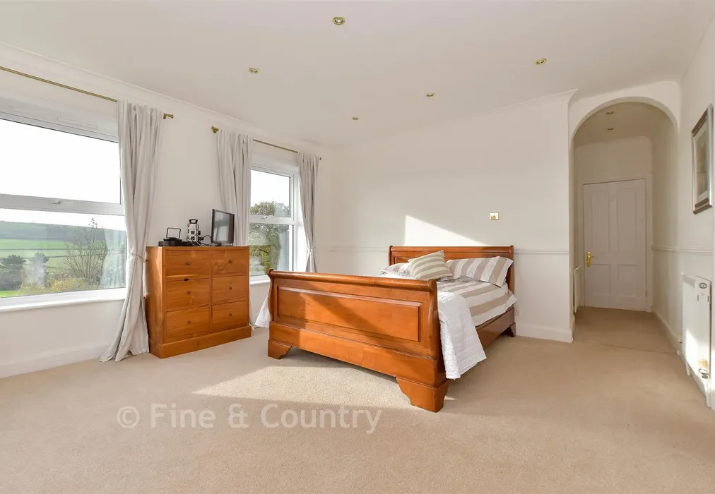 Bedroom 1 - Station Road, Ryde, Isle of Wight - Wards of Kent