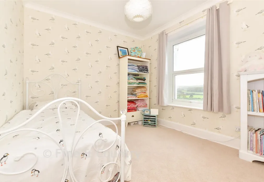 Bedroom 5 - Station Road, Ryde, Isle of Wight - Wards of Kent