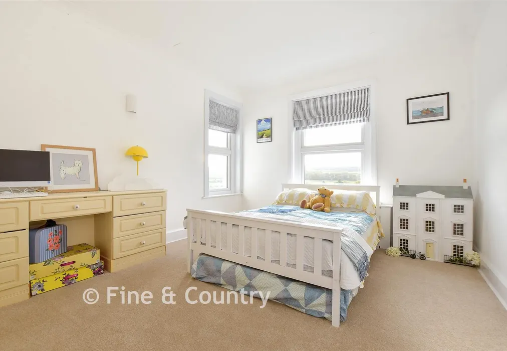 Bedroom 3 - Station Road, Ryde, Isle of Wight - Wards of Kent