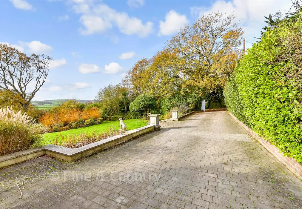 Driveway/Parking - Station Road, Ryde, Isle of Wight - Wards of Kent