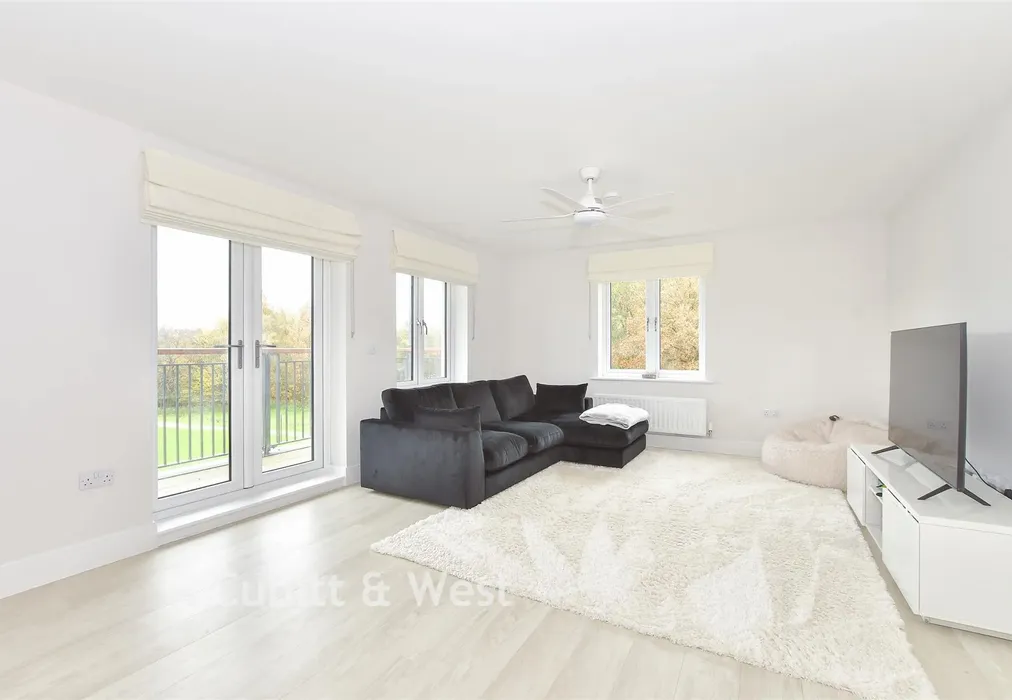 Lounge - Cordingley Drive, Pease Pottage, Crawley, West Sussex - Wards of Kent
