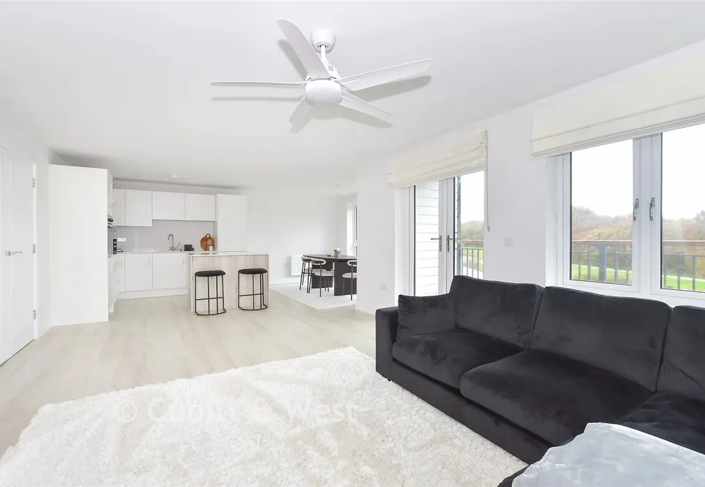 Lounge - Cordingley Drive, Pease Pottage, Crawley, West Sussex - Wards of Kent
