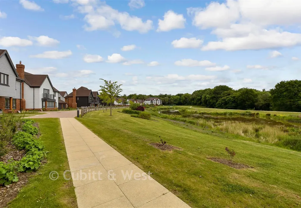 Surrounding Area - Cordingley Drive, Pease Pottage, Crawley, West Sussex - Wards of Kent