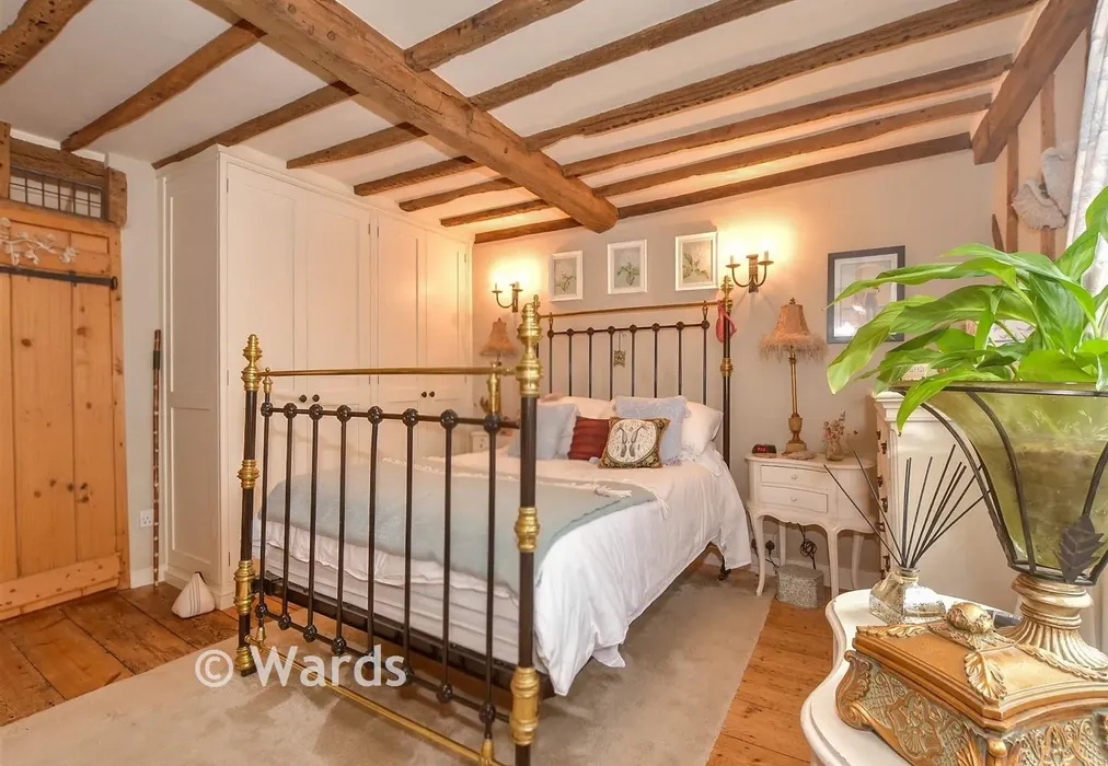 Bedroom 1 - Regent Street, Rolvenden, Kent - Wards of Kent