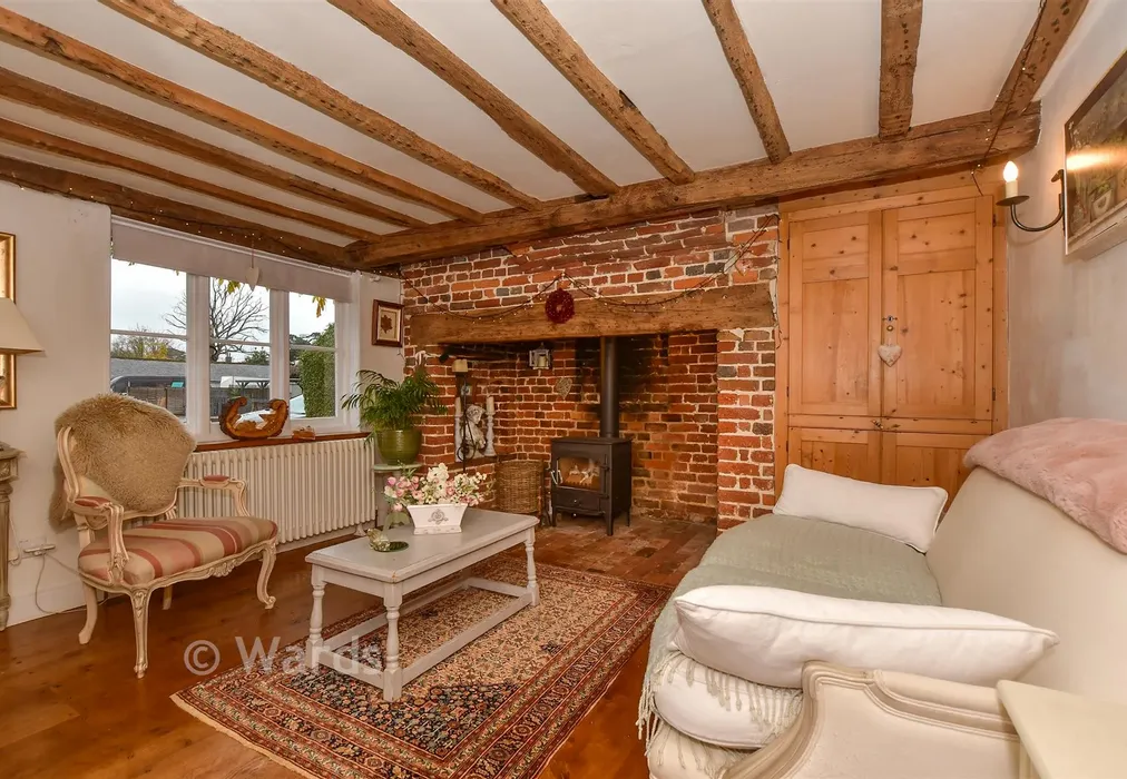 Lounge - Regent Street, Rolvenden, Kent - Wards of Kent