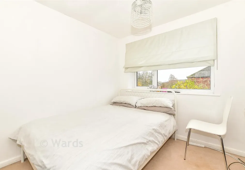 Bedroom 2 - Knaves Acre, Headcorn, Ashford, Kent - Wards of Kent
