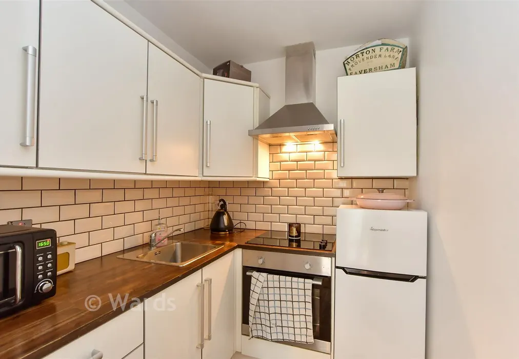Annexe - Kitchen - Faversham Road, Wichling, Kent - Wards of Kent
