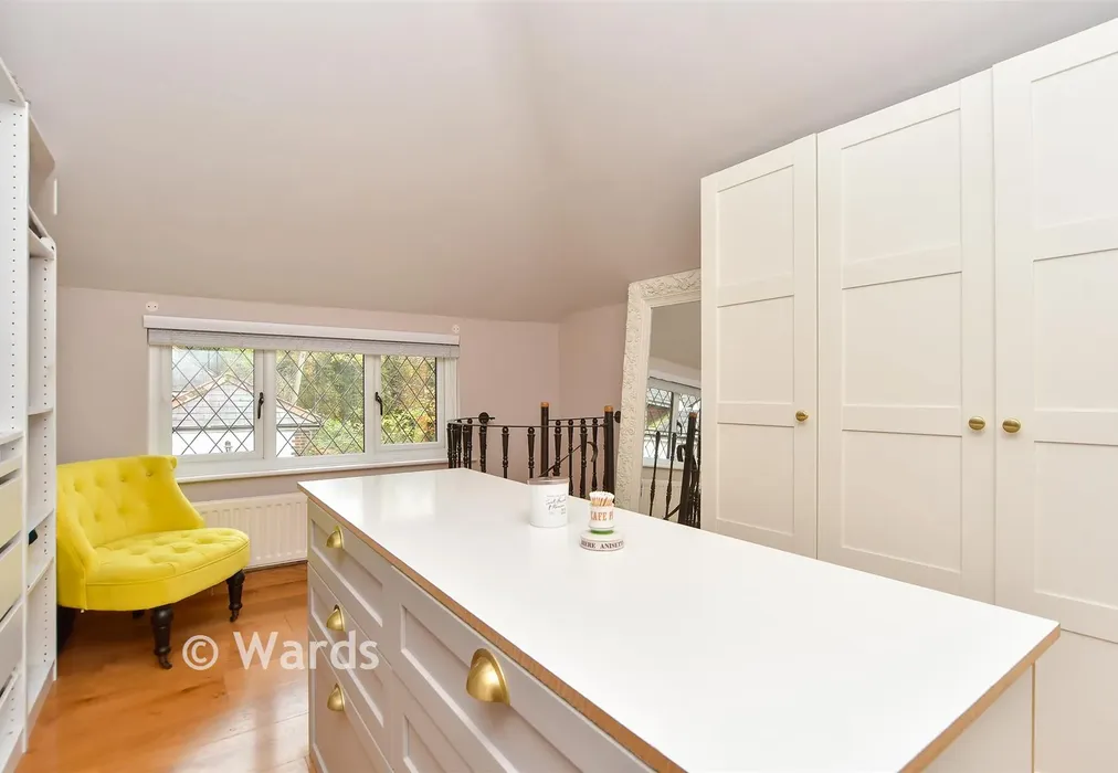 Bedroom 4/Dressing Room - Faversham Road, Wichling, Kent - Wards of Kent