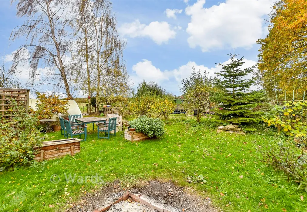 Rear Garden - Perry Court Cottage, Garlinge Green, Canterbury, Kent - Wards of Kent