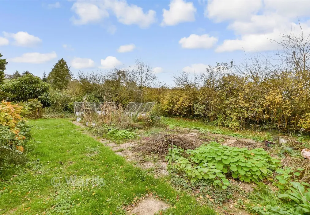 Rear Garden - Perry Court Cottage, Garlinge Green, Canterbury, Kent - Wards of Kent