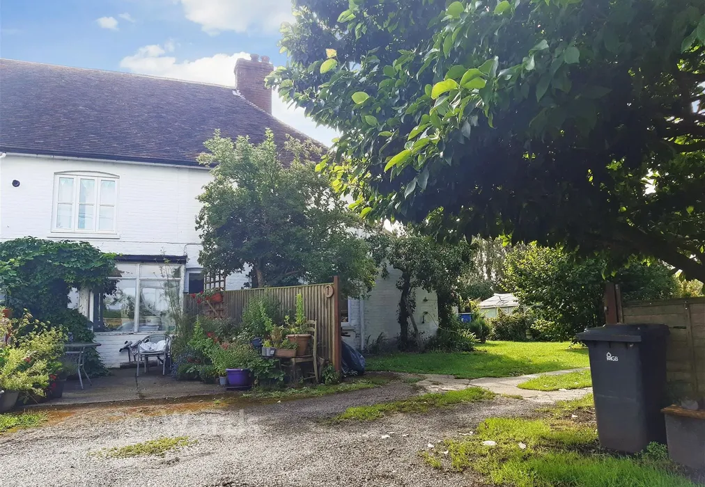 Front - Summer - Perry Court Cottage, Garlinge Green, Canterbury, Kent - Wards of Kent
