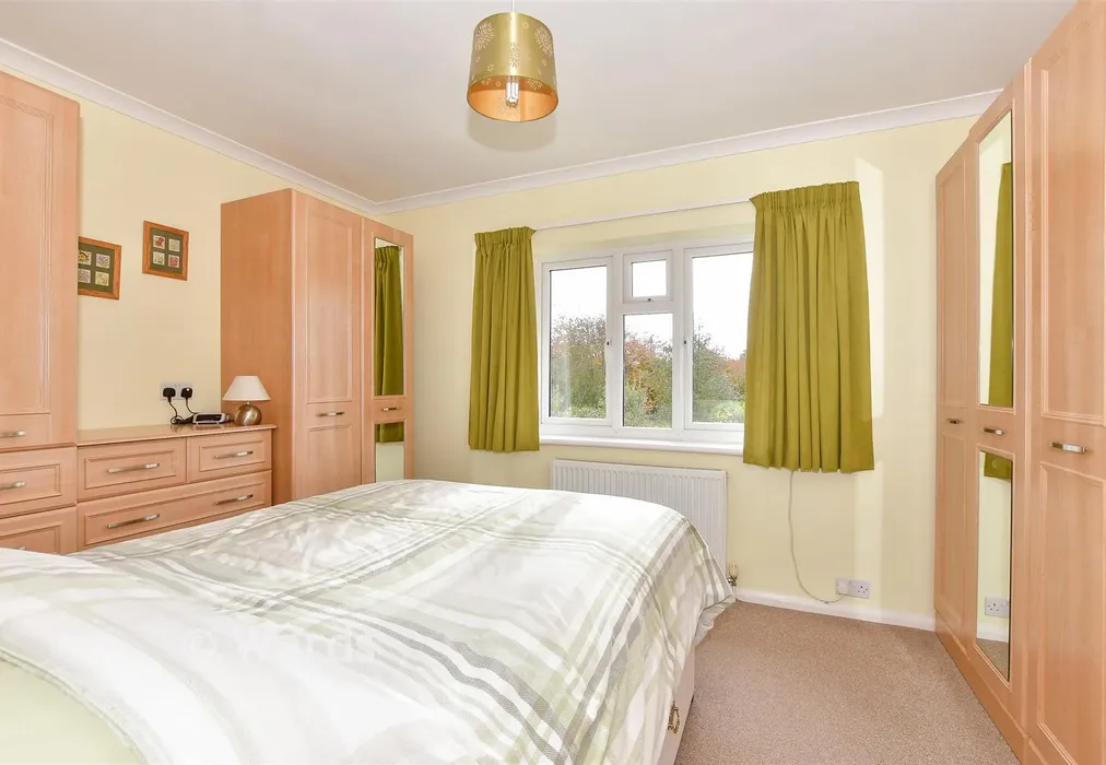 Bedroom 1 - Vicarage Hill, Petham, Canterbury, Kent - Wards of Kent