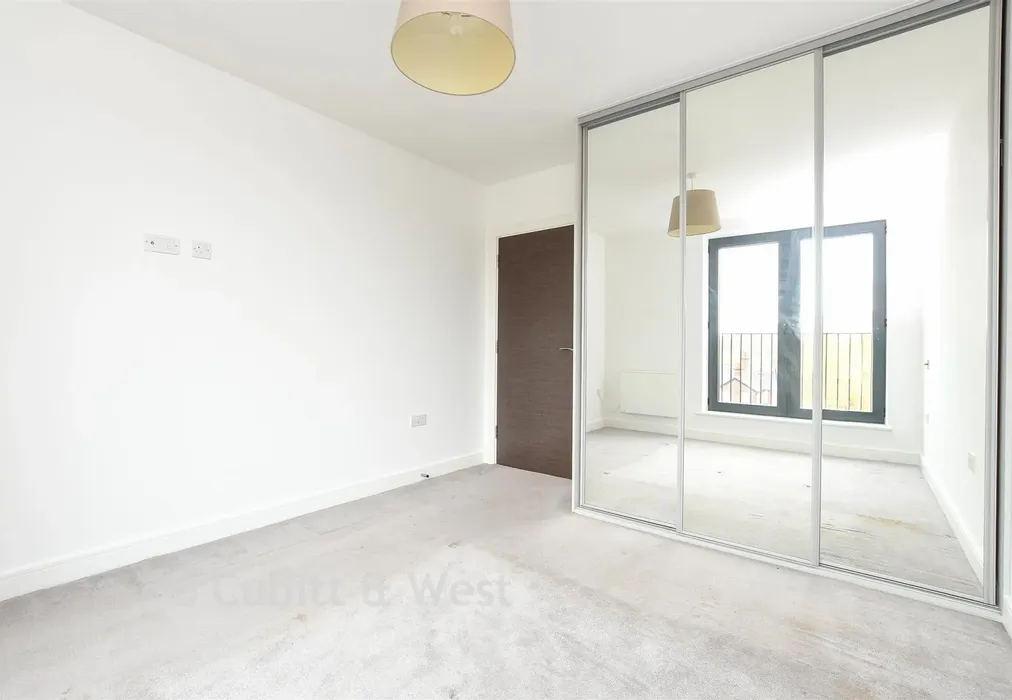 Bedroom 1 - High Street, Dorking, Surrey - Wards of Kent