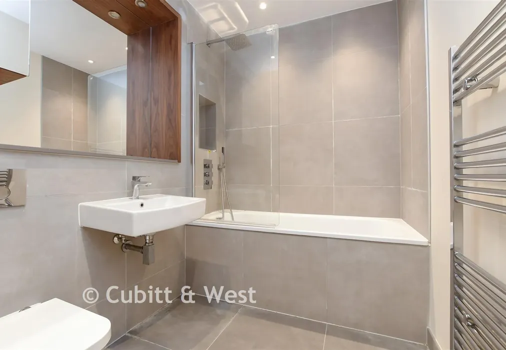 Bathroom - High Street, Dorking, Surrey - Wards of Kent
