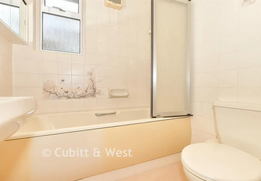 Bathroom - Eley Crescent, Rottingdean, Brighton, East Sussex - Wards of Kent