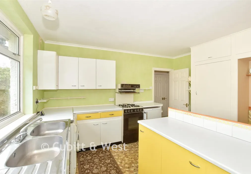Kitchen - Eley Crescent, Rottingdean, Brighton, East Sussex - Wards of Kent