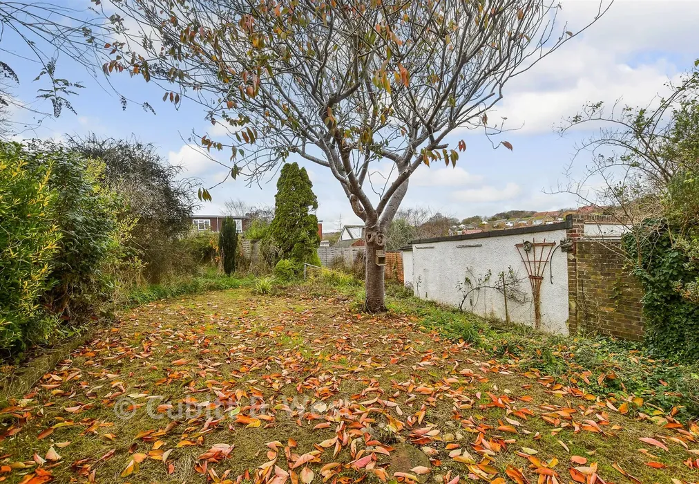 Rear Garden - Eley Crescent, Rottingdean, Brighton, East Sussex - Wards of Kent