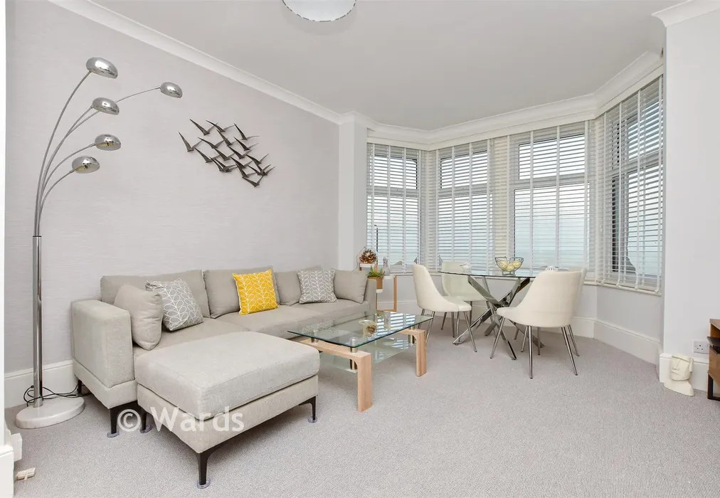 Lounge/Diner - Eastern Esplanade, Cliftonville, Margate, Kent - Wards of Kent