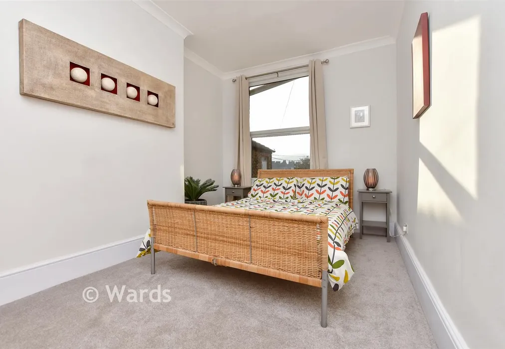 Bedroom 1 - Eastern Esplanade, Cliftonville, Margate, Kent - Wards of Kent