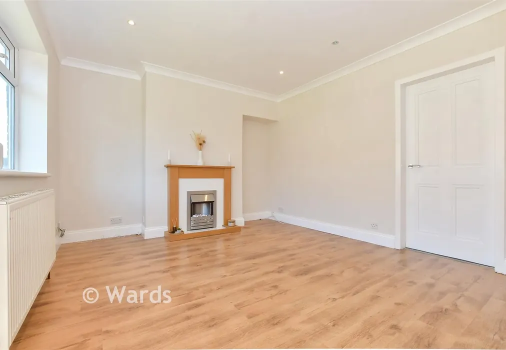 Lounge - Redsull Avenue, Deal, Kent - Wards of Kent