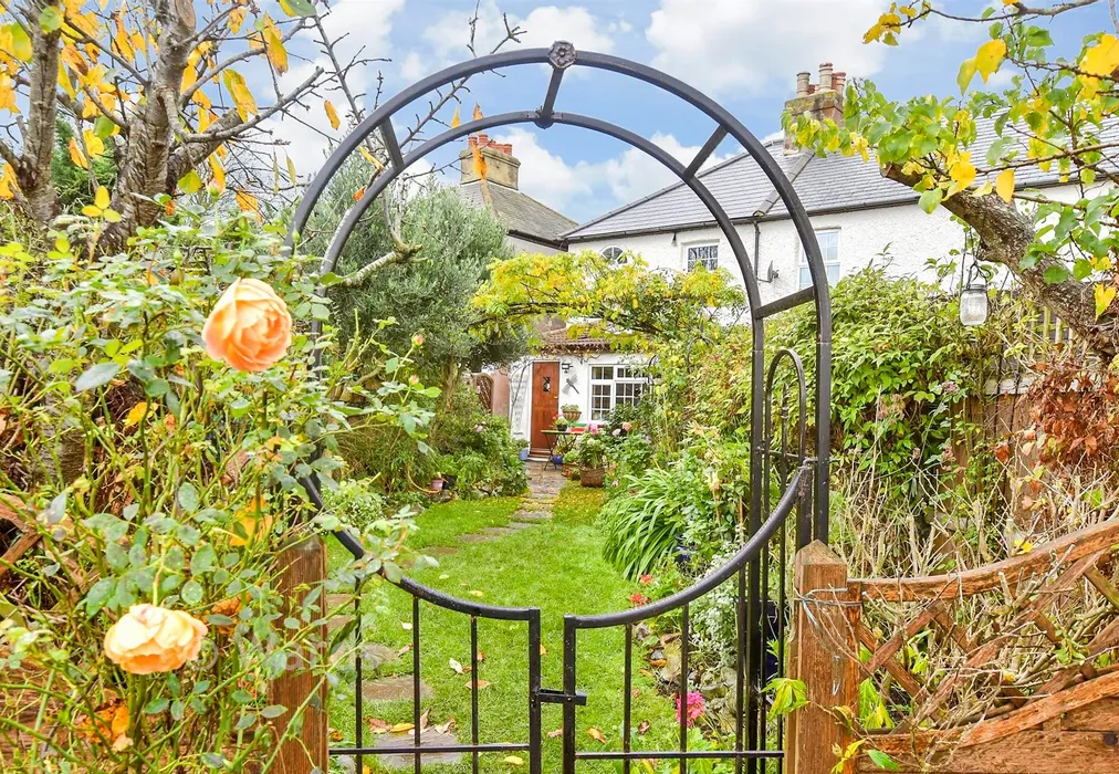 External Lifestyle Photograph - Ham Farm Cottages, Ham, Deal, Kent - Wards of Kent