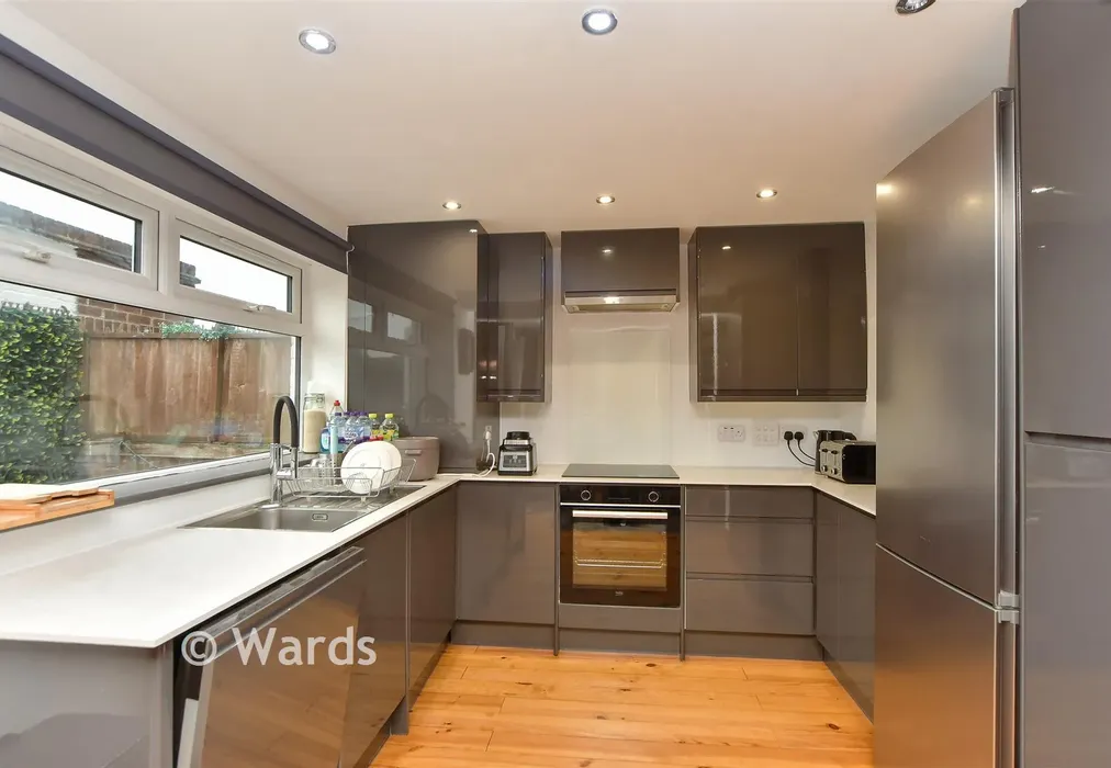 Kitchen - Queensway, Sheerness, Kent - Wards of Kent