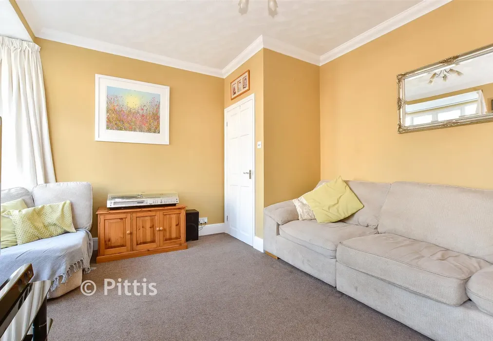 Lounge - Victoria Road, Sandown, Isle of Wight - Wards of Kent