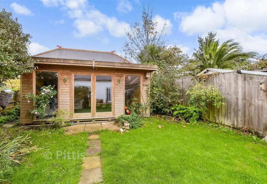 Workshop/Outbuildings - Victoria Road, Sandown, Isle of Wight - Wards of Kent
