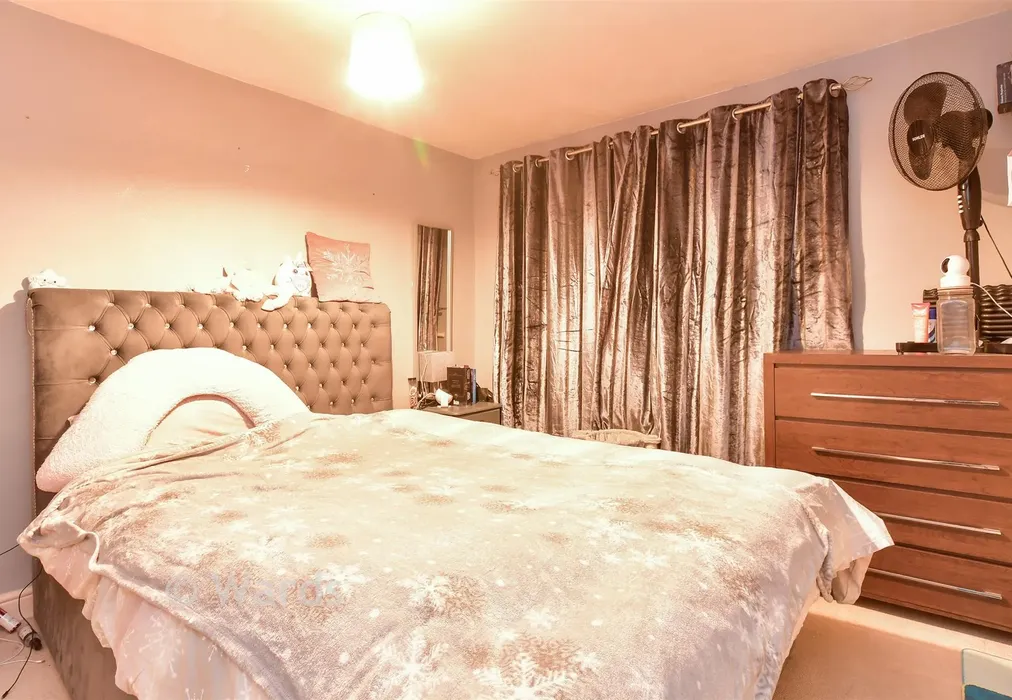 Bedroom 1 - Hamwick Green, Lords Wood, Chatham, Kent - Wards of Kent