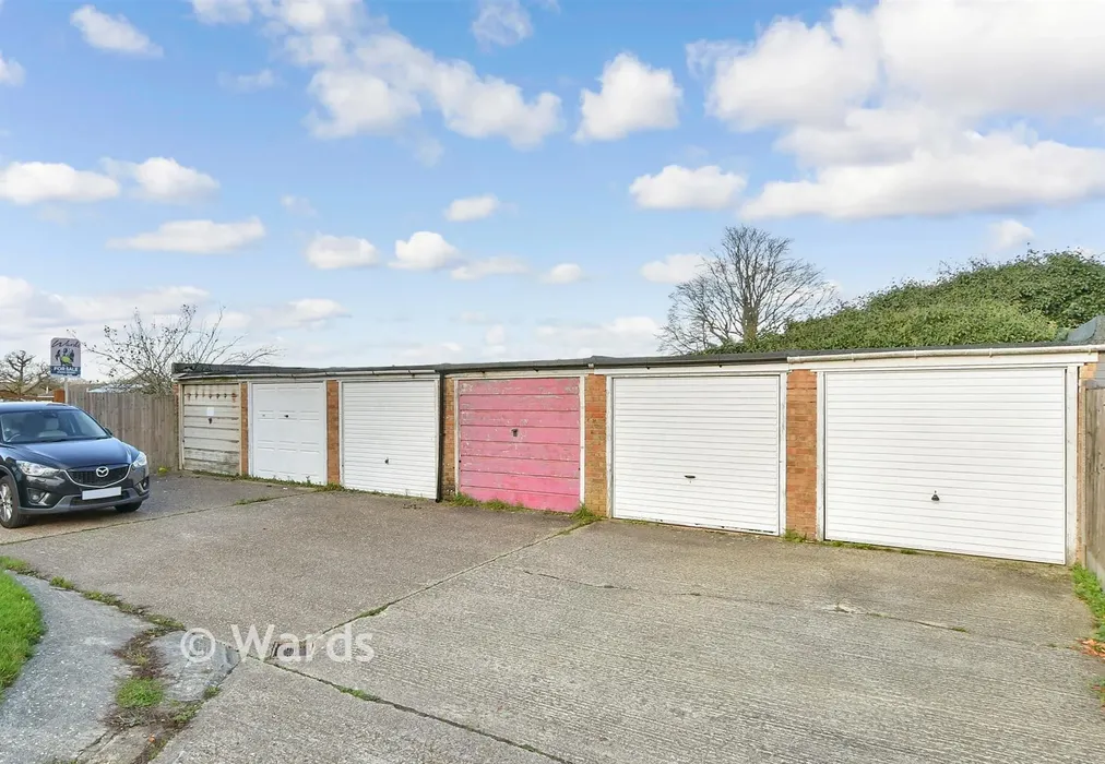 Garage - Hamwick Green, Lords Wood, Chatham, Kent - Wards of Kent
