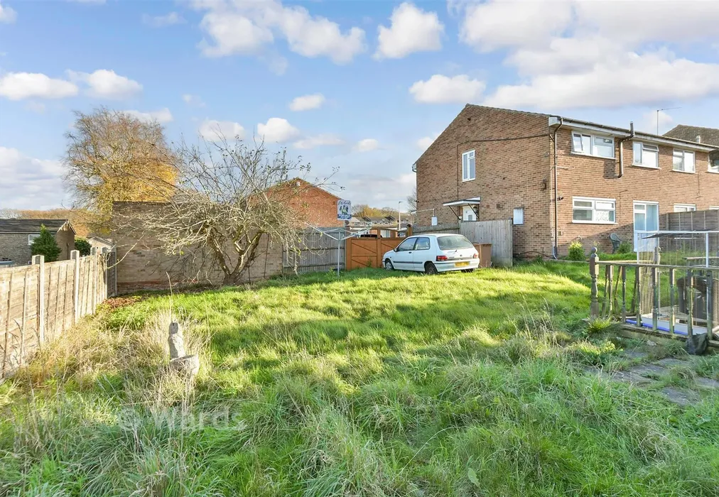 Rear Garden - Hamwick Green, Lords Wood, Chatham, Kent - Wards of Kent