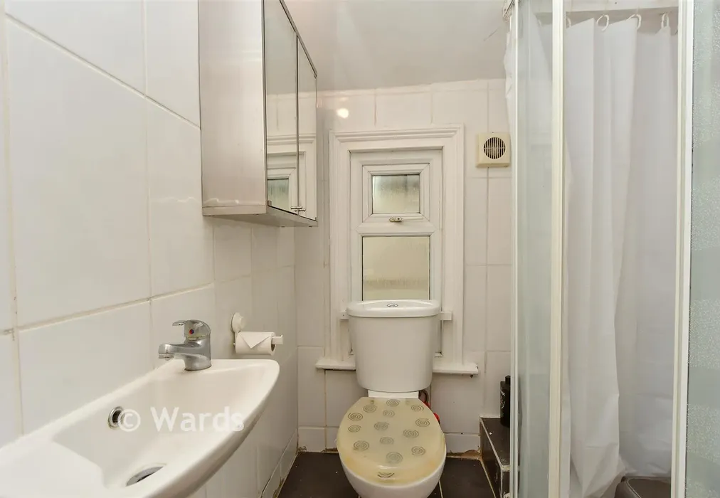 Shower Room - Windsor Road, Gillingham, Kent - Wards of Kent