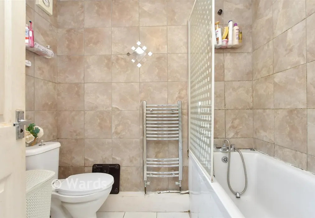 Bathroom - West Street, Gillingham, Kent - Wards of Kent