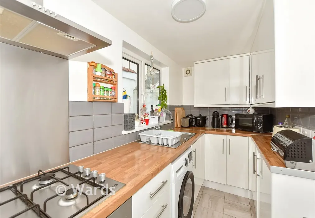 Kitchen - Wood Street, Dover, Kent - Wards of Kent