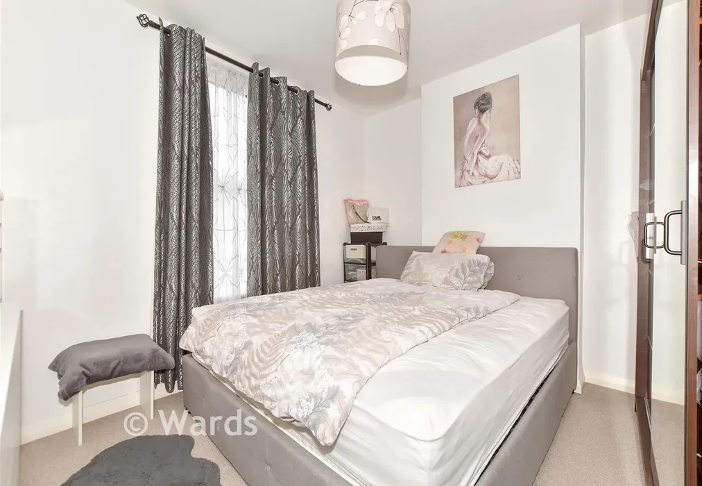 Bedroom 1 - Wood Street, Dover, Kent - Wards of Kent