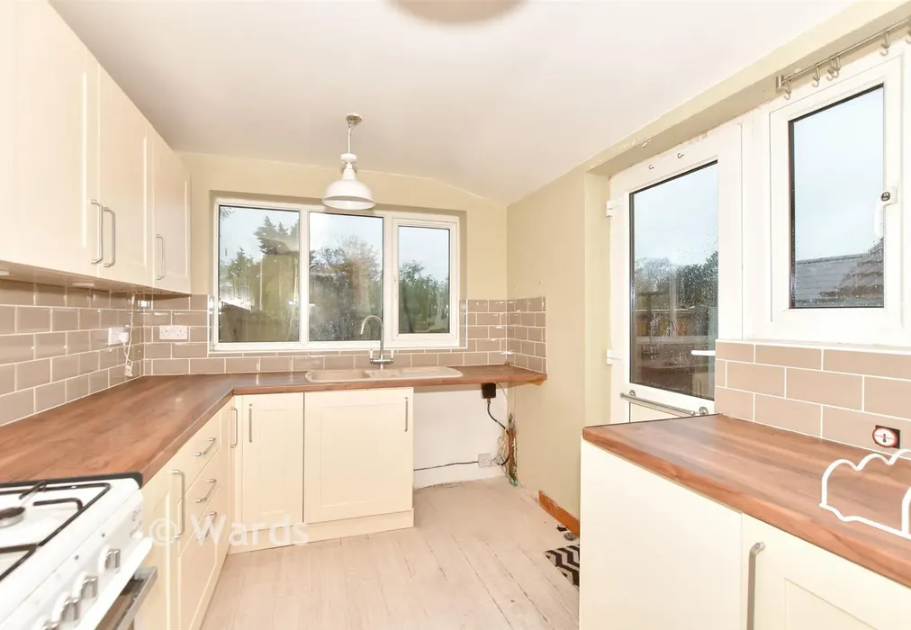 Kitchen - New Road, Eythorne, Dover, Kent - Wards of Kent