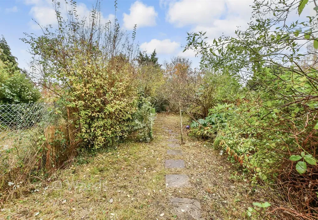 Rear Garden - New Road, Eythorne, Dover, Kent - Wards of Kent